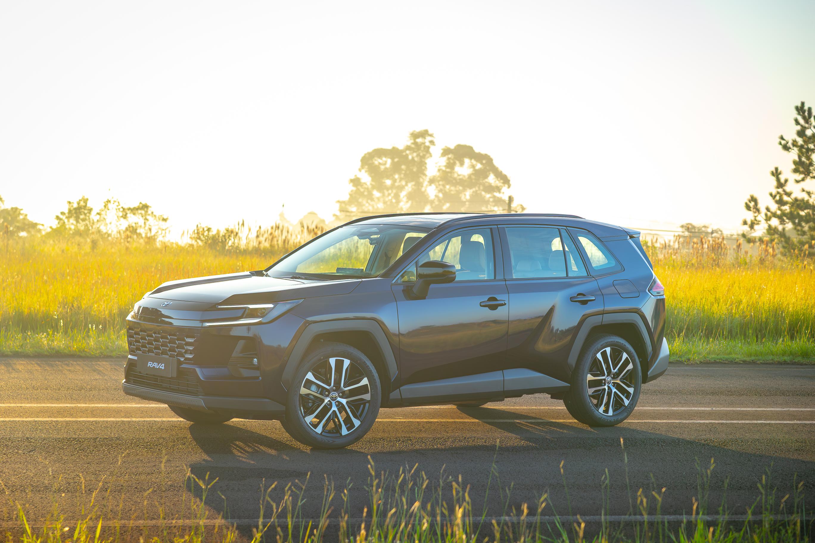 Raw 4 Business / DEF CITY RECORD$ 　CA産 RAV4 | Toyota